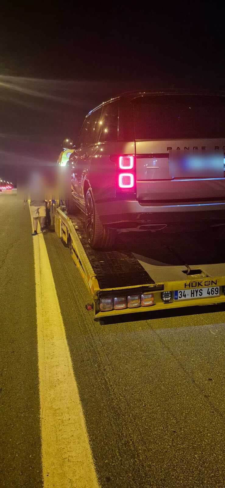 Otoyolda SUV taşıma — Atasoy Yol Yardım