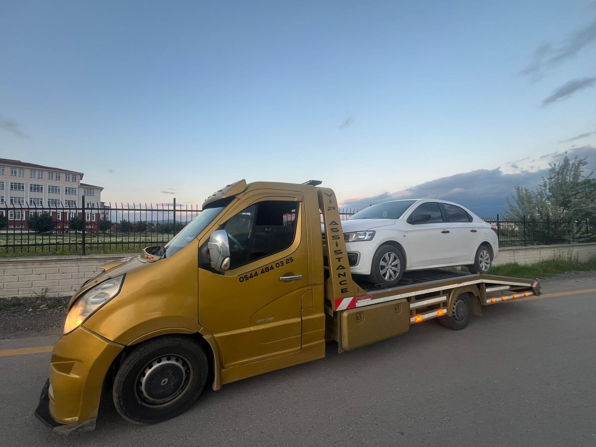 Gündüz sedan taşıma — Atasoy Yol Yardım